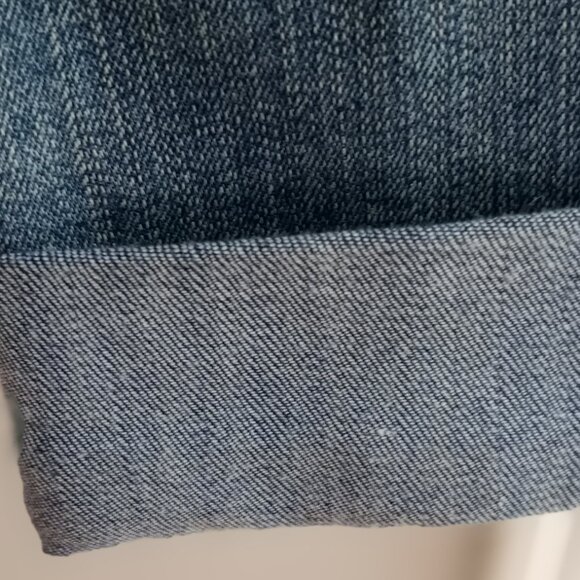 'Martha Stewart' Embroidered Cuffed Mid wash Denim Jeans Size 2 EUC - Picture 14 of 16